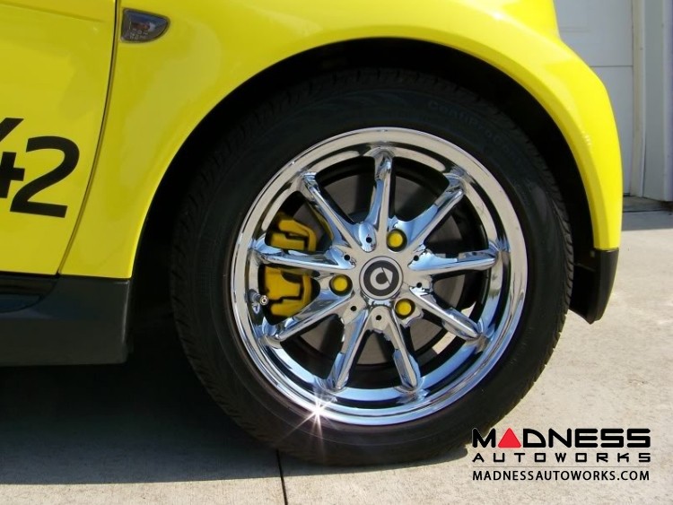 smart fortwo Wheel Bolt Covers Yellow 17mm (set of 12)